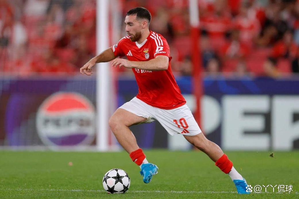 九游体育官网-阿贾克斯集结日再遭质疑,志在葡超名次提升,球迷炸锅,团队化学反应显著(费耶诺德对阿贾克斯精彩纷呈的比赛)