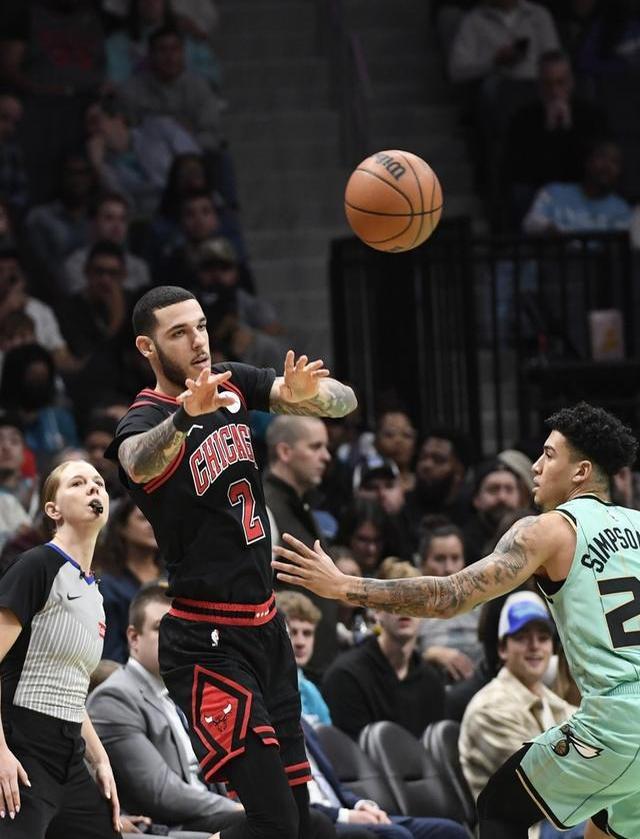 九游体育入口-关键时刻芝加哥公牛备战NBA季后赛，伤情更新细节曝光，媒体盛赞，团队化学反应显著的简单介绍