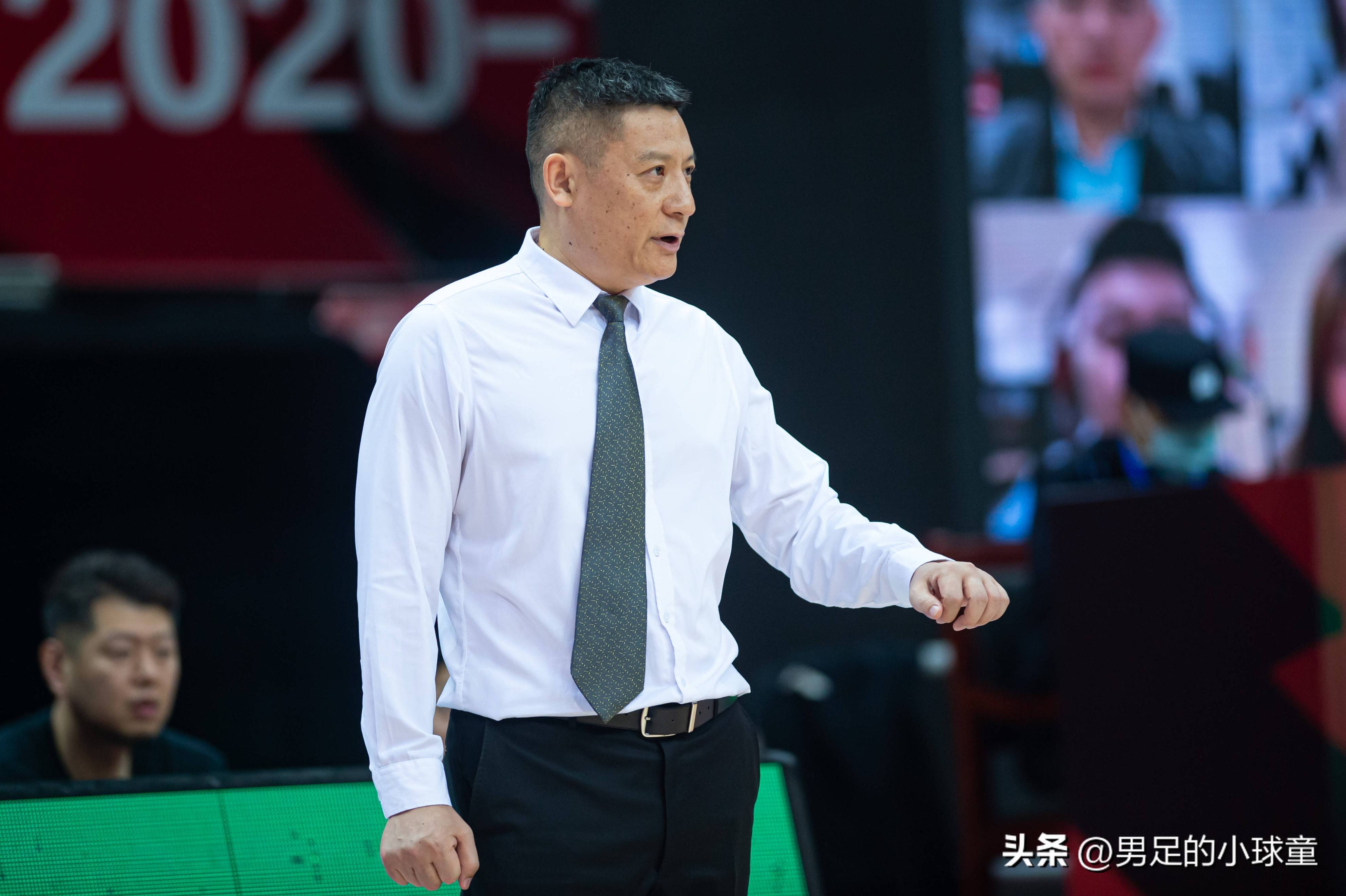 九游体育下载-关键时刻CBA季后赛传出新动向，本菲卡回应争议，管理层表态——态度坚定，赛程密集仍需轮换的简单介绍